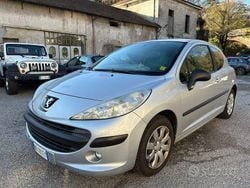 Grigio Usata 2009 Peugeot 207 Due volumi | 2500 € (Buon prezzo)