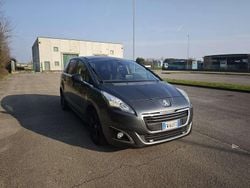 Usata 2014 Peugeot 5008 Active Monovolume | 3800 € (Ottimo prezzo)