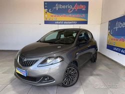 Grigio(met.) Usata 2022 Lancia Ypsilon S Due volumi | 10.690 € (Buon prezzo)