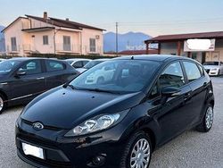 Grigio Usata 2009 Ford Fiesta Tre volumi | 4999 € (Molto cara)