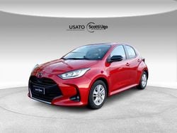 Rosso Usata 2023 Mazda 2 Comfort Tre volumi | 16.800 € (Buon prezzo)