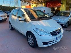Bianco Usata 2010 Mercedes A160 Elegance Tre volumi | 3699 € (Buon prezzo)