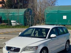 Bianco Usata 2010 Volvo V50 Station wagon | 4300 € (Molto cara)