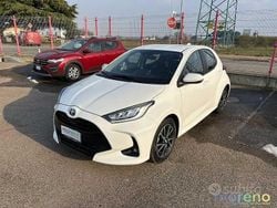 Bianco Usata 2023 Toyota Yaris Hybrid Trend Due volumi | 18.990 € (Buon prezzo)