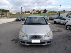 Grigio Usata 2007 Mercedes A180 Elegance Tre volumi | 2999 € (Buon prezzo)