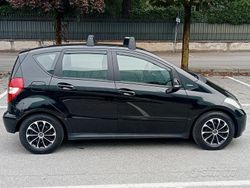 Nero Usata 2009 Mercedes A160 Tre volumi | 6900 € (Molto cara)