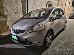 Grigio Usata 2009 Honda Jazz Due volumi | 1850 € (Buon prezzo)
