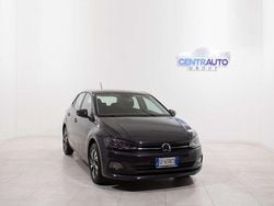 Grigio Usata 2021 VW Polo Comfortline Tre volumi | 14.500 € (Buon prezzo)