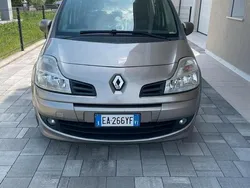 Usata 2010 Renault Modus Monovolume | 2750 € (Buon prezzo)