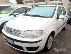 Bianco Usata 2010 Fiat Punto Classica Tre volumi | 3490 € (Buon prezzo)