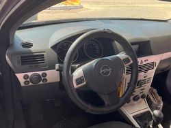 Nero Usata 2008 Opel Astra GTC Enjoy Coupé | 2000 € (Buon prezzo)