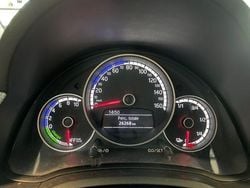 Bianco Usata 2018 VW e-up! Due volumi | 9800 € (Buon prezzo)