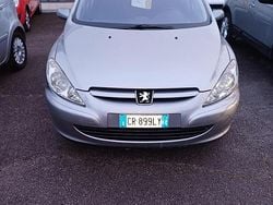 Grigio Usata 2004 Peugeot 307 Station wagon | 1650 € (Buon prezzo)