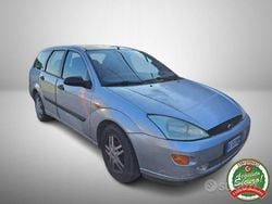 Grigio Usata 1999 Ford Focus Ghia Station wagon | 700 € (Ottimo prezzo)