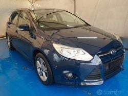 Blu Usata 2013 Ford Focus Tre volumi | 6900 € (Buon prezzo)
