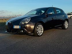 Nero Usata 2018 Alfa Romeo Giulietta Super Tre volumi | 9900 € (Buon prezzo)