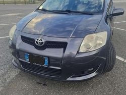 Grigio Usata 2009 Toyota Auris Sol Tre volumi | 2500 € (Buon prezzo)