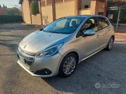 Grigio Usata 2017 Peugeot 208 Allure Due volumi | 8200 € (Buon prezzo)