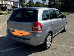 Grigio Usata 2010 Opel Zafira Comfort Monovolume | 2800 € (Buon prezzo)
