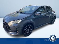 Grigio scuro metallizzato Usata 2025 Toyota Yaris Hybrid Sport Tre volumi | 26.500 € (Buon prezzo)