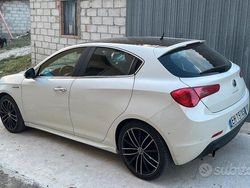 Bianco Usata 2011 Alfa Romeo Giulietta Due volumi | 4500 € (Buon prezzo)
