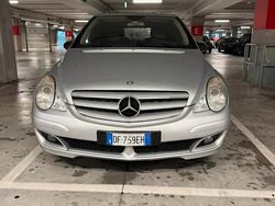 Grigio Usata 2006 Mercedes R320 Monovolume | 7900 € (Molto cara)