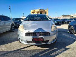 Grigio Usata 2009 Fiat Grande Punto Dynamic Due volumi | 2900 € (Buon prezzo)