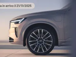 Argento Nuova 2024 Volvo XC90 Core SUV | 69.380 € (Molto cara)