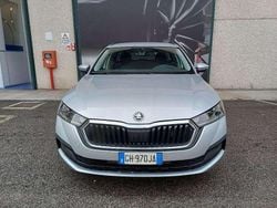 Argento Usata 2021 Skoda Octavia Executive Station wagon | 14.900 € (Buon prezzo)