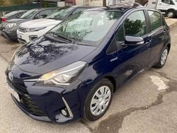Blu Usata 2019 Toyota Yaris Hybrid Active Tre volumi | 11.599 € (Buon prezzo)