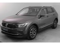 Grigio(met.) Usata 2021 VW Tiguan Life SUV | 26.900 € (Cara)