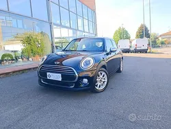 Usata 2016 Mini ONE Hype Due volumi | 12.450 € (Molto cara)
