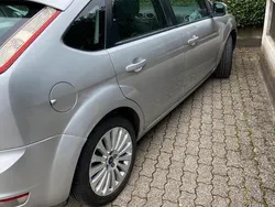 Usata 2008 Ford Focus Tre volumi | 2300 € (Ottimo prezzo)