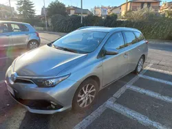 Grigio Usata 2017 Toyota Auris Hybrid Business Edition Station wagon | 11.900 € (Buon prezzo)