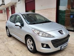 Argento Usata 2011 Peugeot 207 Tre volumi | 3890 € (Buon prezzo)