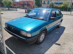 Usata 1988 Alfa Romeo 33 Tre volumi | 5500 €