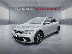 Argento Nuova 2025 VW Polo Life Tre volumi | 18.200 € (Super prezzo)