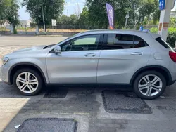 Argento Usata 2016 Mercedes GLA200 Premium SUV | 13.790 € (Buon prezzo)