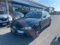 Nero Usata 2009 Alfa Romeo 147 Distinctive Due volumi | 2900 € (Buon prezzo)