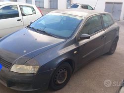 Grigio Usata 2010 Fiat Stilo Tre volumi | 300 € (Super prezzo)