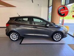Grigio Usata 2018 Ford Fiesta Titanium Tre volumi | 12.497 € (Buon prezzo)