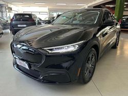 Nero Usata 2021 Ford Mustang Mach-E Extended Range SUV | 29.800 € (Buon prezzo)