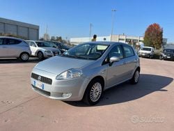 Grigio Usata 2006 Fiat Grande Punto Dynamic Due volumi | 2200 € (Buon prezzo)