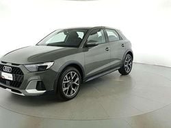 Grigio chronos metallizzato nero mito metallizzato Usata 2023 Audi A1 Admired Tre volumi | 25.800 € (Molto cara)