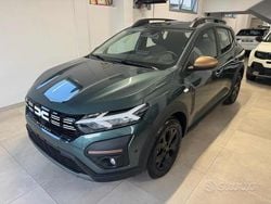 Verde Nuova 2025 Dacia Sandero Extreme Due volumi | 18.900 € (Buon prezzo)