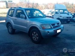 Grigio Usata 2004 Mitsubishi Pajero SUV | 9999 € (Cara)