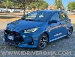 Blu/azzurro(met.) Usata 2021 Toyota Yaris Trend Tre volumi | 13.490 € (Super prezzo)