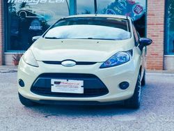 Beige Usata 2009 Ford Fiesta Due volumi | 3800 € (Buon prezzo)