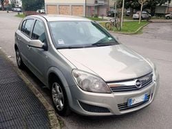 Grigio Usata 2008 Opel Astra Club Tre volumi | 1790 € (Ottimo prezzo)