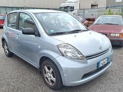Argento Usata 2007 Daihatsu Sirion Due volumi | 2390 € (Buon prezzo)